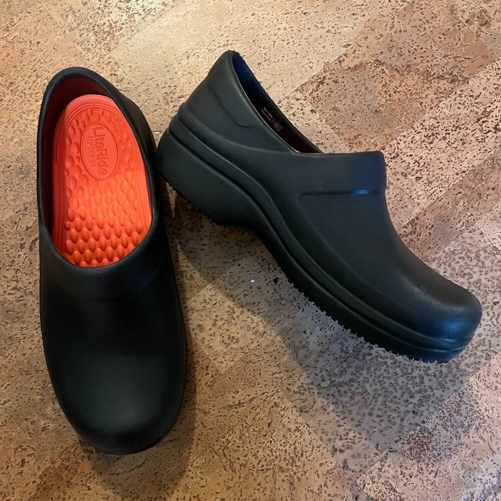 Crocs LiteRide Naria Pro II clogs